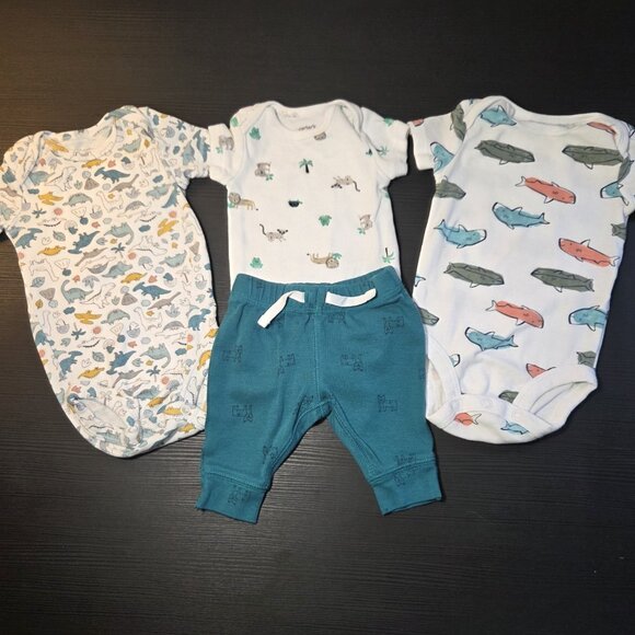 13 Piece Bundle of Animal Print Clothing & Bibs - Size Newborn, 3M & 0-3 Months - Picture 3 of 6